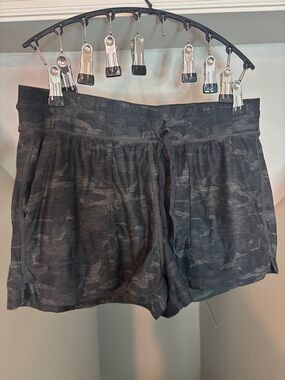 Women's 90 Degree Gray Camo Knit Shorts - Unbranded